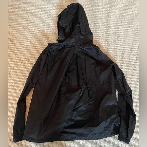 Lululemon rain jacket size 6 - Picture 2 of 2